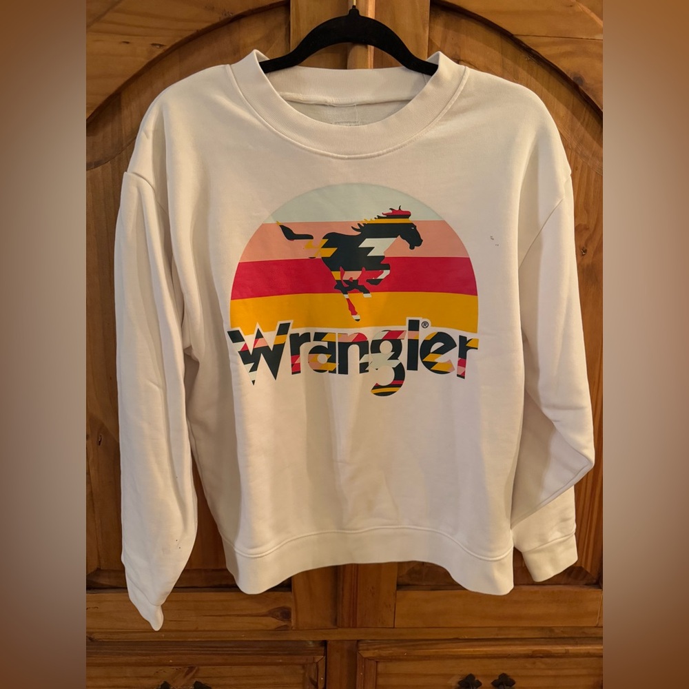 Wrangler Ivory Sweatshirt with Colorful Logo
